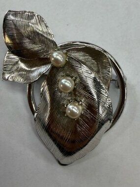 Vintage Silver Tone Leaf Brooch Pin with Faux Pearls